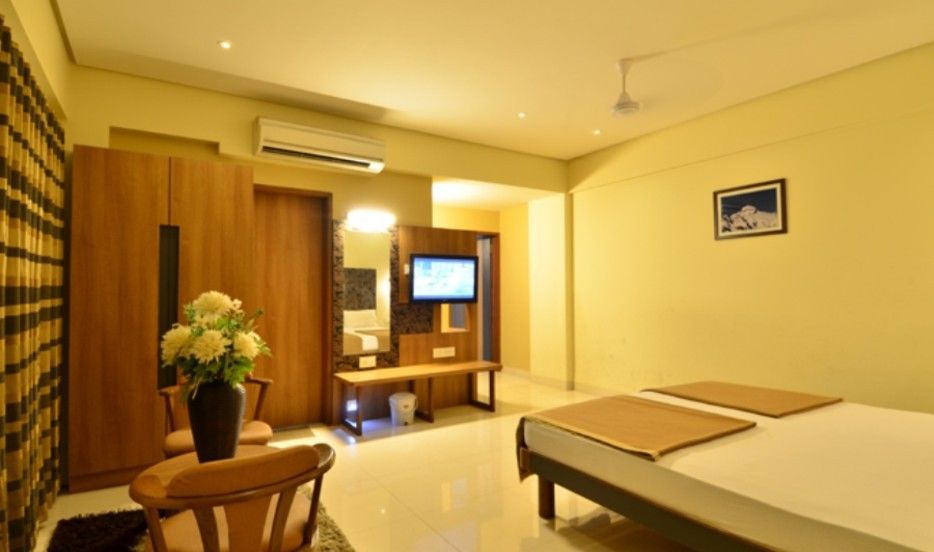 Hotel Tiranga Residency Пюн Екстериор снимка